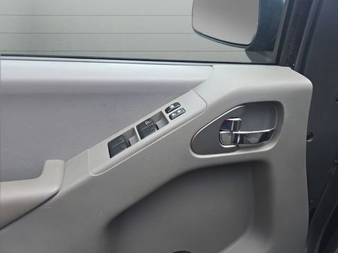 Used 2021 Nissan Frontier SV AWD/4WD image 11