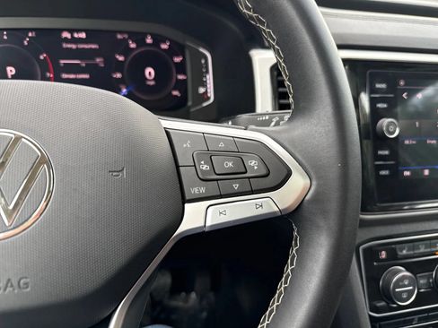 Used 2023 Volkswagen Atlas SE w/ Panoramic Sunroof Package FWD image 18