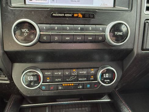 Used 2019 Ford Expedition Limited w/ Equipment Group 303A RWD image 39