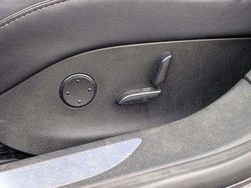 Used 2016 Tesla Model S Performance image 24