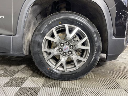 Used 2023 GMC Acadia SLE w/ Driver Convenience Package image 6