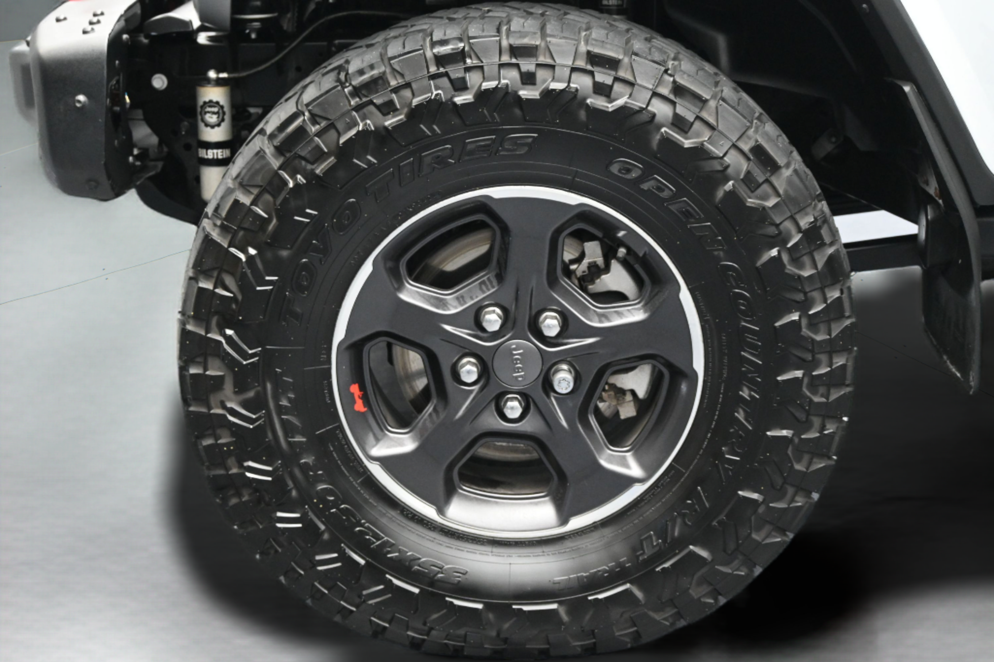Used 2023 Jeep Gladiator Rubicon w/ LED Lighting Group AWD/4WD image 10