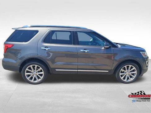 Used 2017 Ford Explorer Limited AWD/4WD image 28
