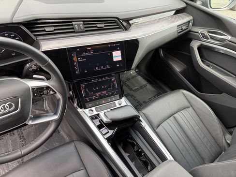 Used 2024 Audi Q8 e-tron Premium AWD/4WD image 28