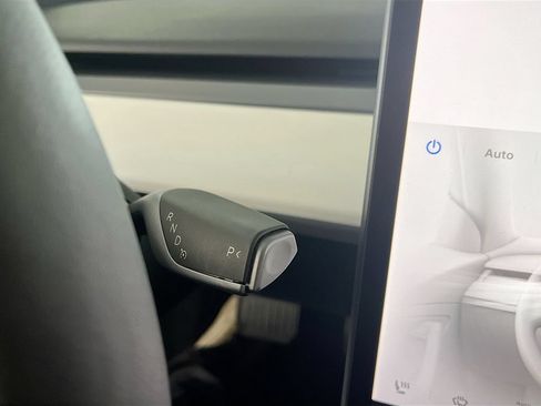 Used 2023 Tesla Model 3 Standard Range RWD image 17