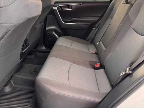 Used 2025 Toyota RAV4 XLE AWD/4WD image 11