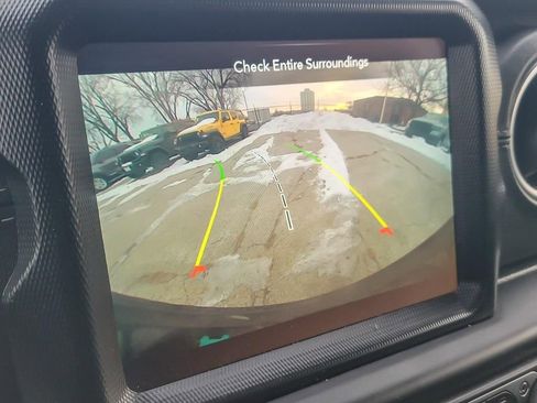 Used 2022 Jeep Wrangler Unlimited Sahara w/ Cold Weather Group image 13