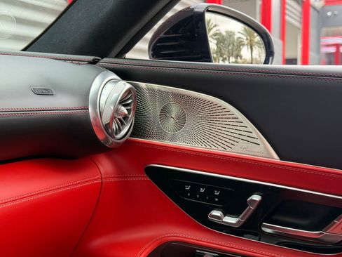 Used 2022 Mercedes-Benz SL 55 AMG 4MATIC image 29