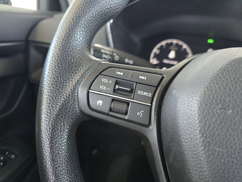 Used 2023 Honda CR-V LX image 10