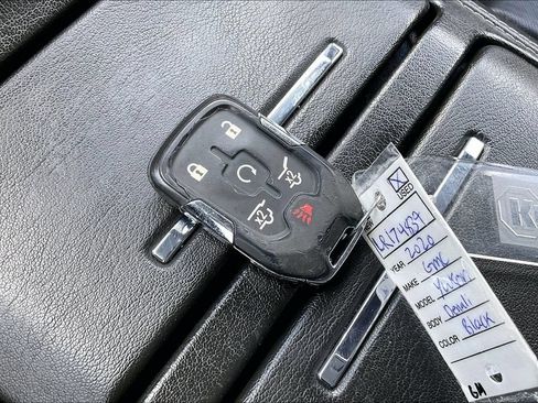 Used 2020 GMC Yukon Denali w/ Denali Ultimate Package RWD image 36