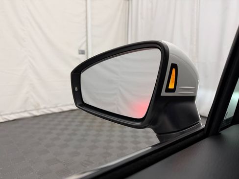 Used 2023 Volkswagen Tiguan SE FWD image 14