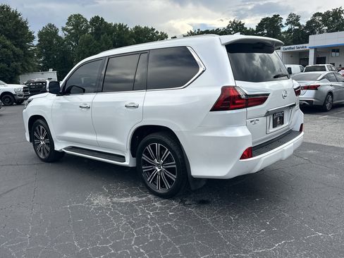 Used 2018 Lexus LX 570 4WD w/ Luxury Package image 6