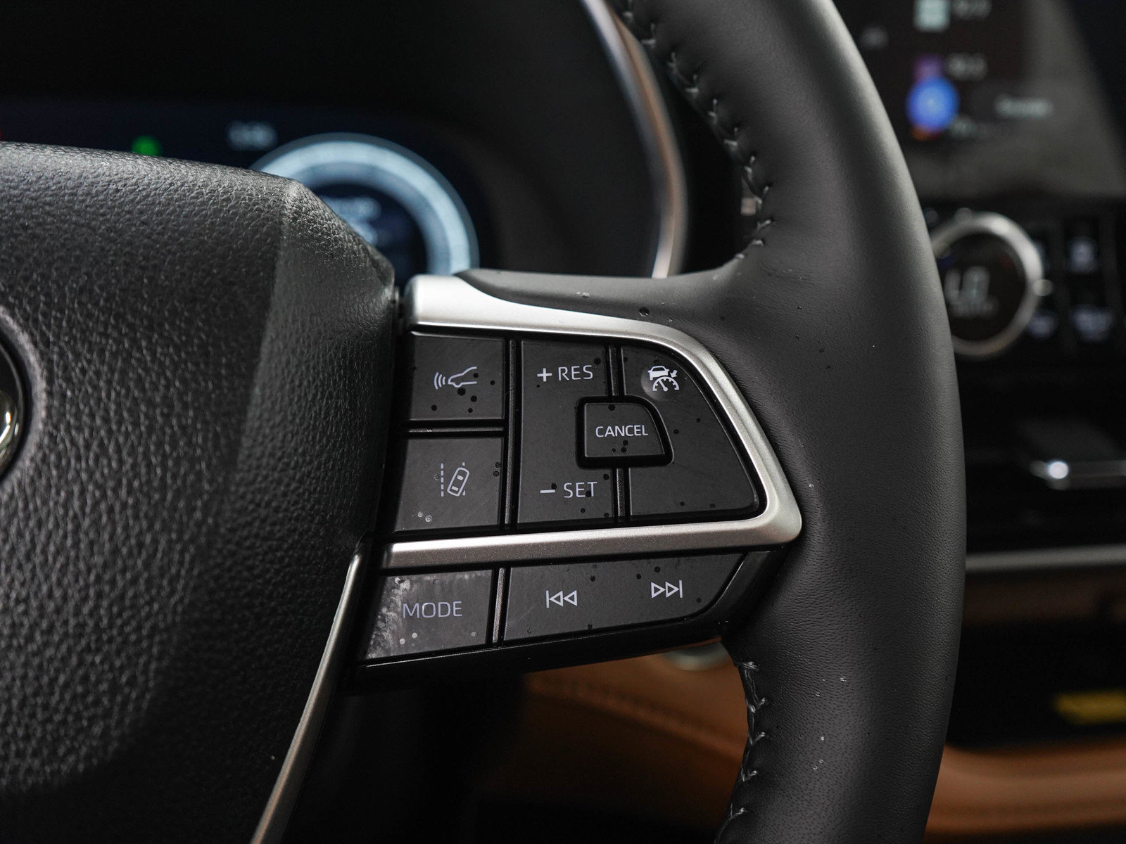 Used 2026 Toyota Highlander Platinum AWD/4WD image 30