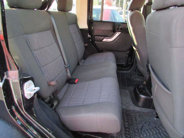 Used 2012 Jeep Wrangler Unlimited Sahara AWD/4WD image 16