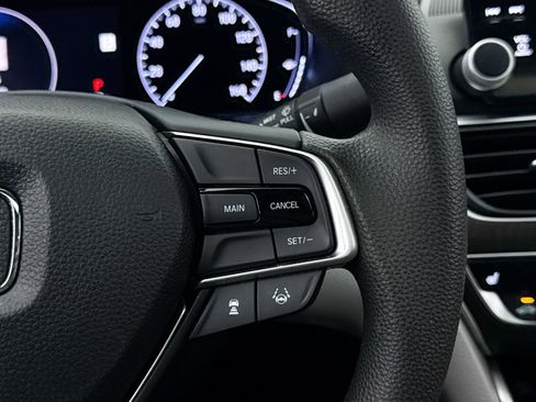 Used 2018 Honda Accord EX image 32