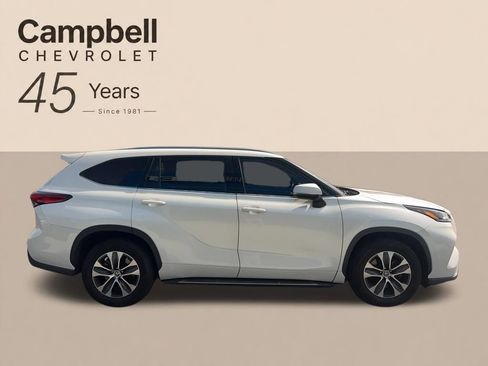 Used 2021 Toyota Highlander XLE FWD image 38