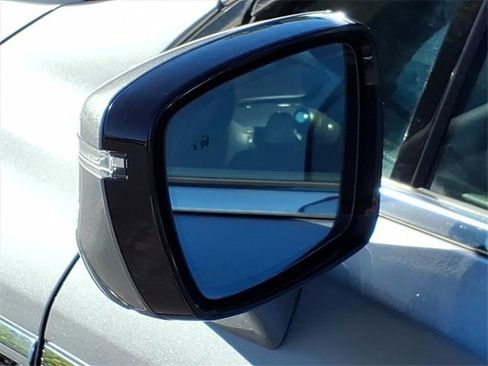 Used 2024 Buick Enclave Premium image 28