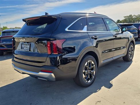 New 2026 Kia Sorento S image 8