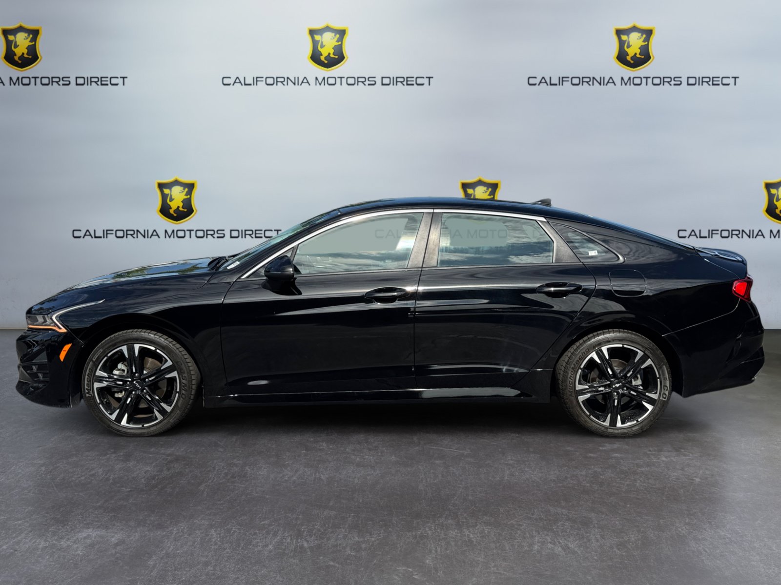 Used 2024 Kia K5 GT-Line w/ GT-Line Premium Package FWD image 2