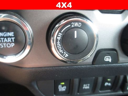 Used 2022 Toyota Tacoma TRD Off-Road w/ Technology Package AWD/4WD image 27
