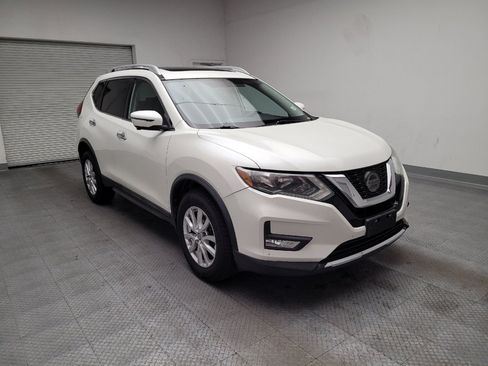 Used 2018 Nissan Rogue SV w/ Sun & Sound Touring Package AWD/4WD image 13