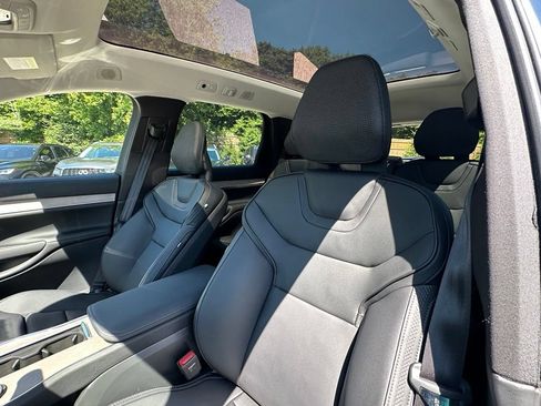 Used 2025 Volvo EX90 Ultra AWD/4WD image 20