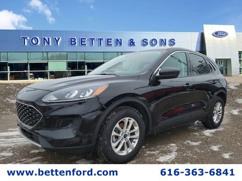 Certified 2022 Ford Escape SE w/ Convenience Package image 1