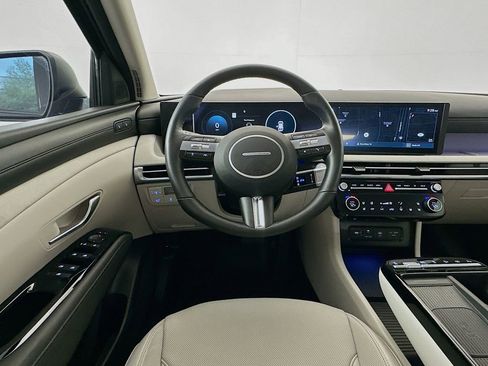 Certified 2025 Hyundai Tucson Limited AWD/4WD image 24