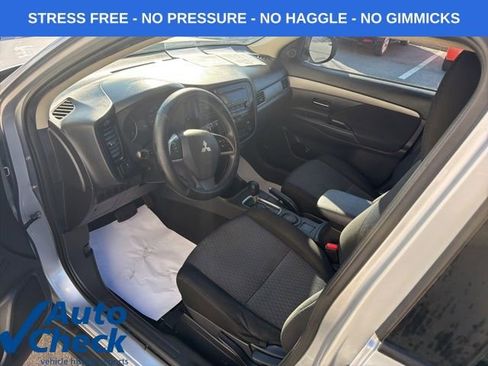 Used 2014 Mitsubishi Outlander ES image 14