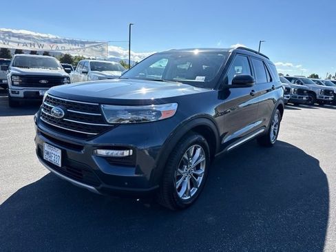 Certified 2023 Ford Explorer XLT w/ Equipment Group 202A AWD/4WD image 1