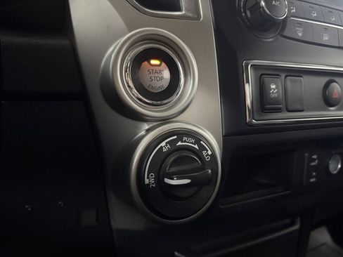 Used 2017 Nissan Titan SV image 24
