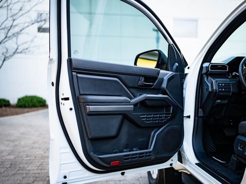 Used 2025 Toyota Tacoma SR5 image 25