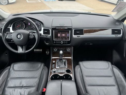 Used 2013 Volkswagen Touareg Hybrid image 15