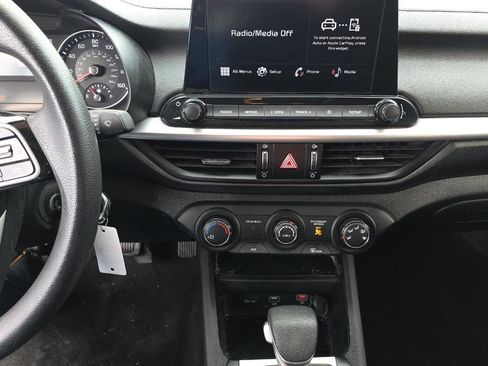 Used 2024 Kia Forte LXS image 5