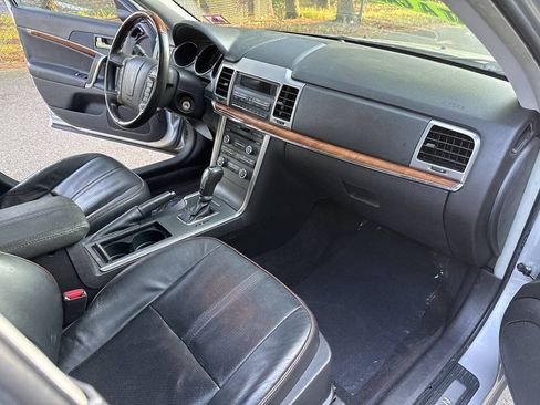 Used 2010 Lincoln MKZ FWD image 19