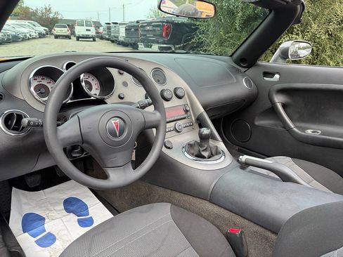 Used 2006 Pontiac Solstice Convertible w/ Power Package RWD image 10