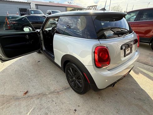 Used 2016 MINI Cooper 2-Door Hardtop image 26