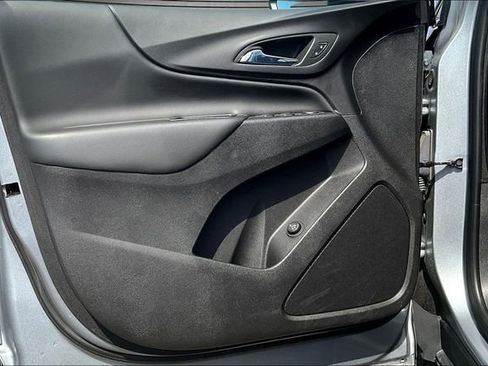 Used 2024 Chevrolet Equinox LT image 19