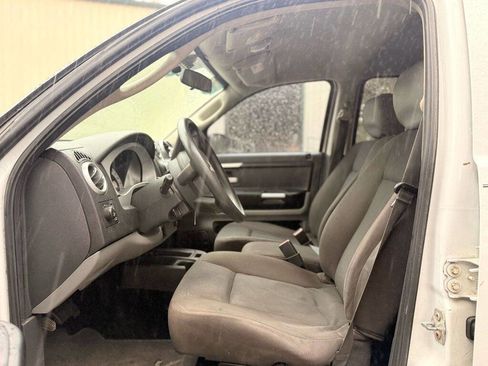 Used 2008 Mitsubishi Raider LS image 9