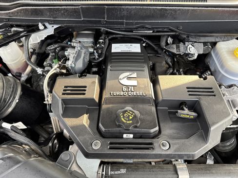 Used 2024 RAM 2500 Laramie w/ Night Edition image 30