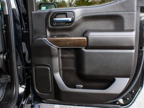 Used 2022 Chevrolet Silverado 1500 LT Trail Boss w/ LT Trail Boss Premium Package image 12