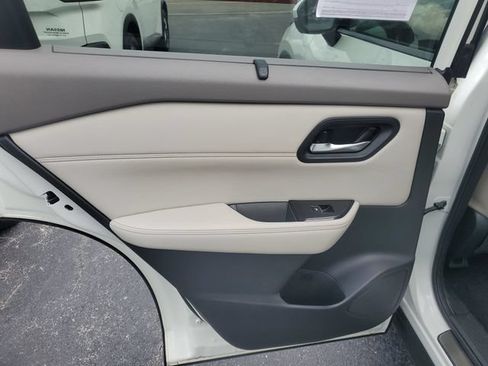 Certified 2023 Nissan Rogue SL w/ SL Premium Package FWD image 7
