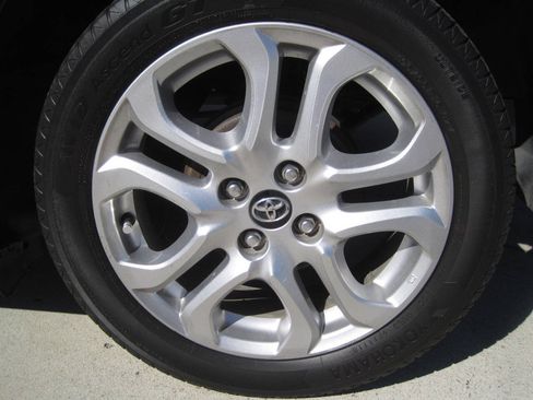 Used 2017 Toyota Yaris iA FWD image 35