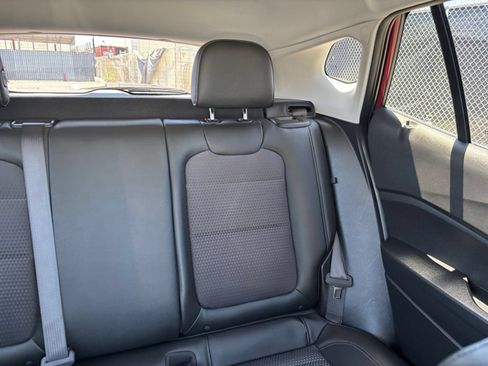 Used 2025 Chevrolet Trax LT FWD image 38