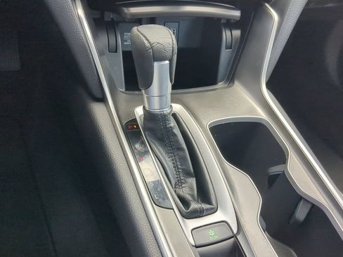 Used 2018 Honda Accord EX image 24
