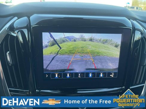 Used 2020 Chevrolet Traverse LT w/ LT Premium Package FWD image 16