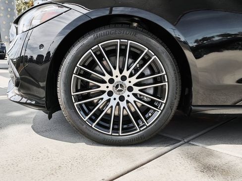 Used 2025 Mercedes-Benz C 300 4MATIC Sedan image 3