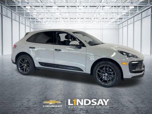 Used 2023 Porsche Macan Turbo AWD/4WD image 3