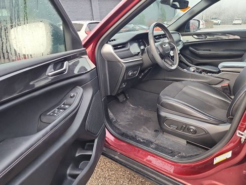 Used 2023 Jeep Grand Cherokee Altitude image 10