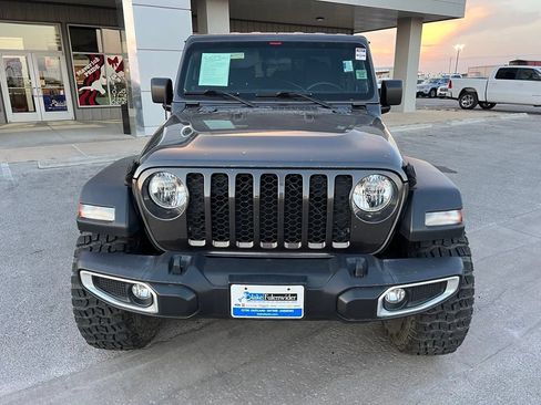 Used 2023 Jeep Gladiator Sport w/ Trailer Tow Package AWD/4WD image 9